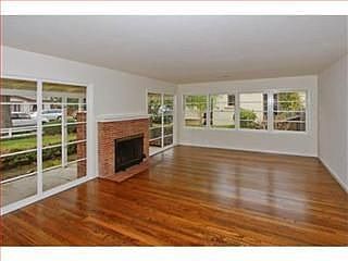 3rd image of 445 Guinda St