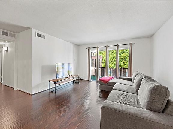5th image of 7575 Katy Fwy APT 98
