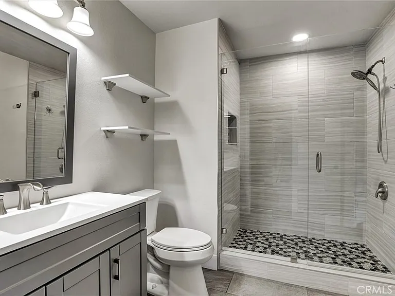 1726 N Oak Knoll Dr #C — Photo 12