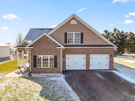2nd image of 148 Crystal Ln