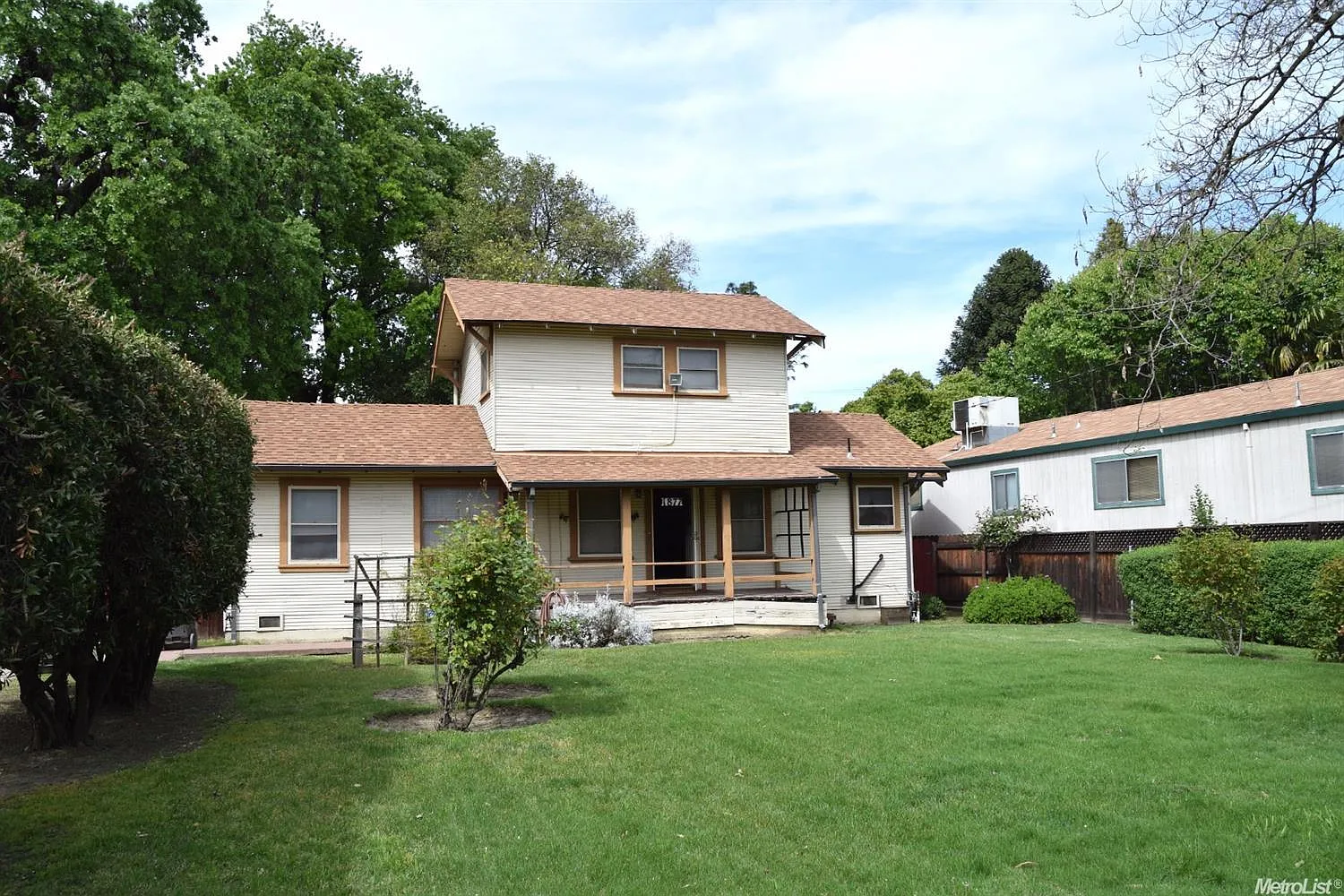 1877 W Acacia St photo 1