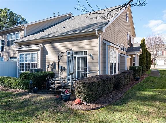4th image of 713 Deerbrook Ln