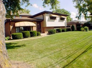 2203 S Wolf Rd, Des Plaines, IL 60018