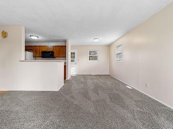 3rd image of 2533 Lafayette Dr