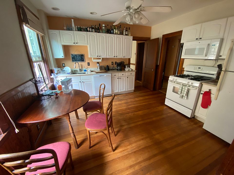 1st image of 33 Iroquois St #1