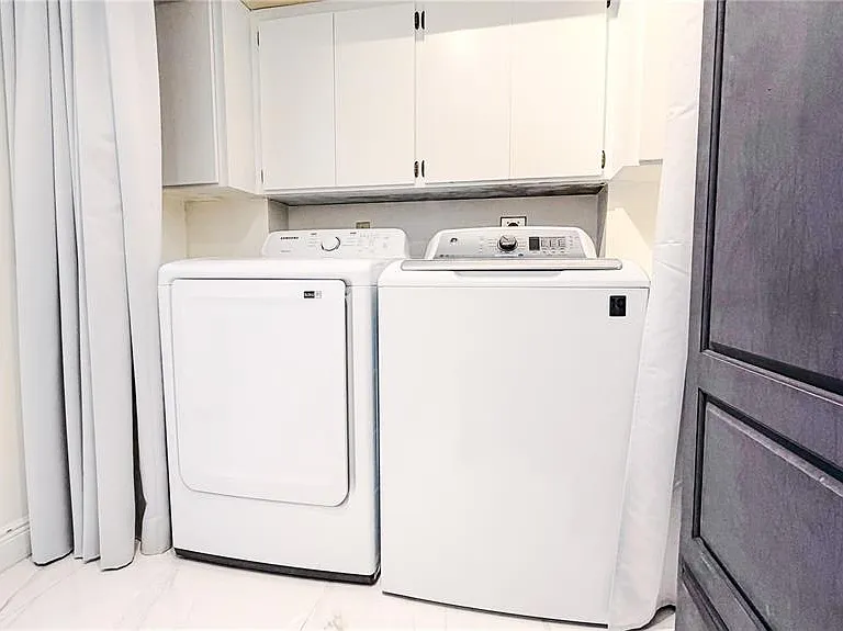 3635 Whitehall Dr #401 — Photo 32