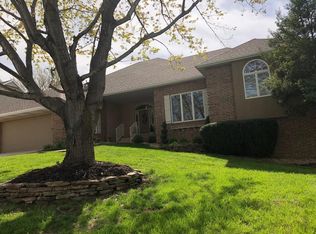 1455 S Ranch Dr, Springfield, MO 65809