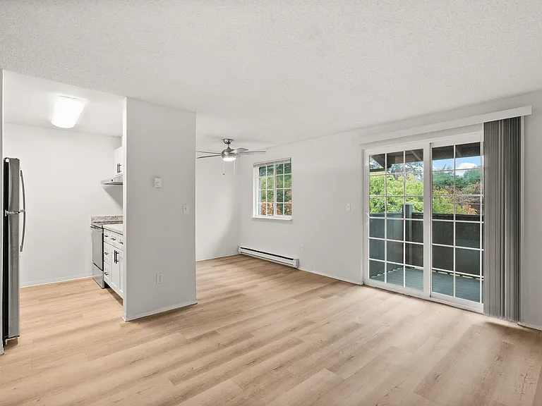 1 Bed 1 Bath - 552 Sq Ft 1 Bed 1 Bath - 552 Sq Ft