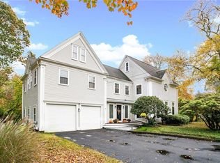 34 Peace Pipe Trl S, South Kingstown, RI 02879