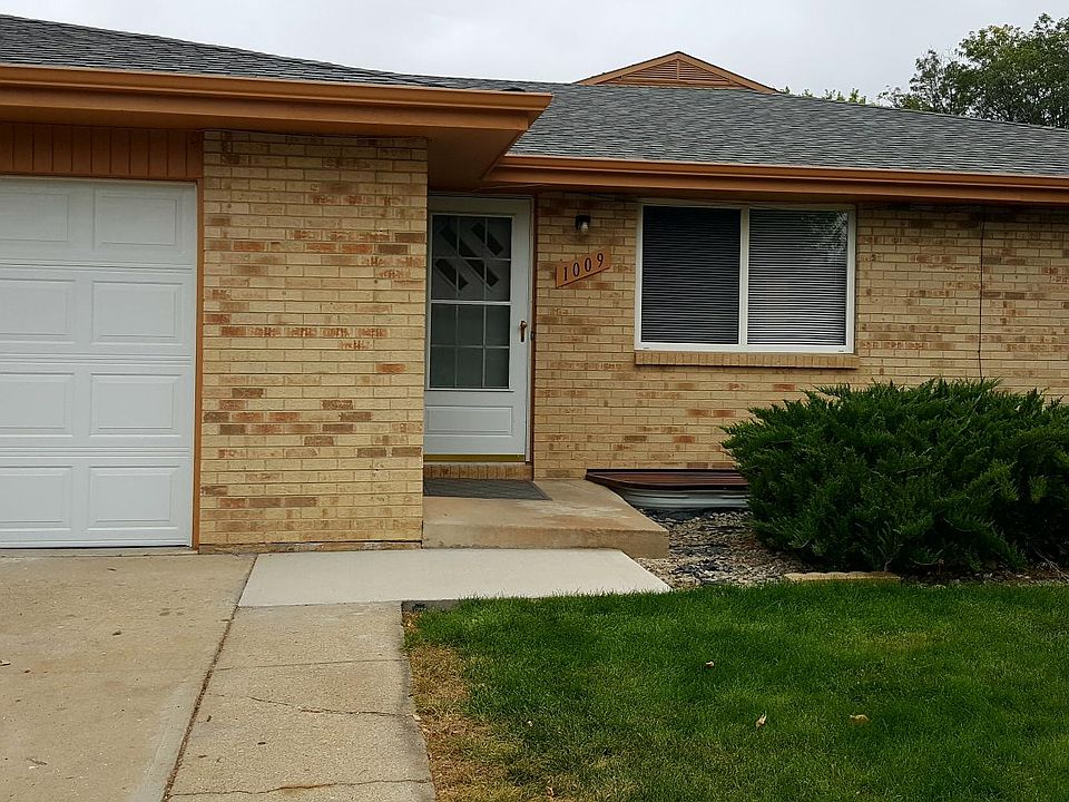 One car garage with opener.