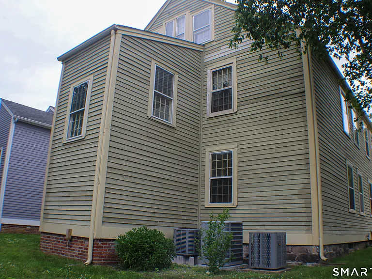 8 Sherman St #8 — Photo 13