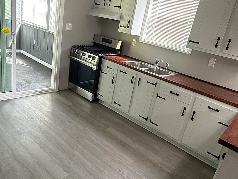 622 E Pittsburgh McKeesport Blvd — Photo 9