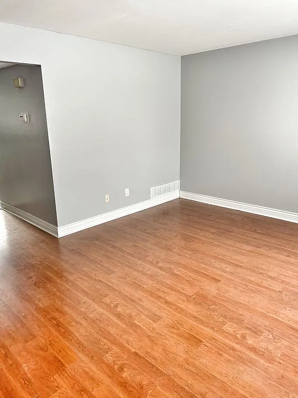 2 bed, 1.5 bath, 1092 sqft, $1,500 — Photo 2