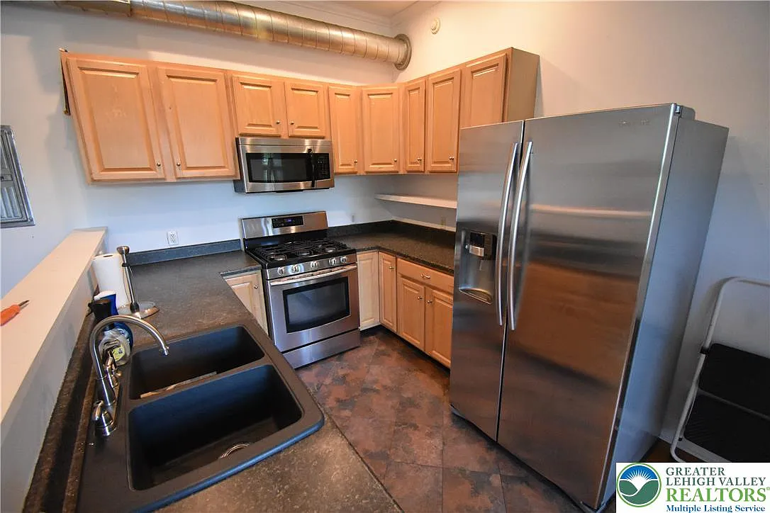 2 bed, 2.0 bath, 768 sqft, $1,950 — Photo 4