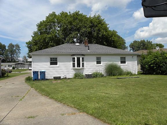 2nd image of 1113 W 38th St