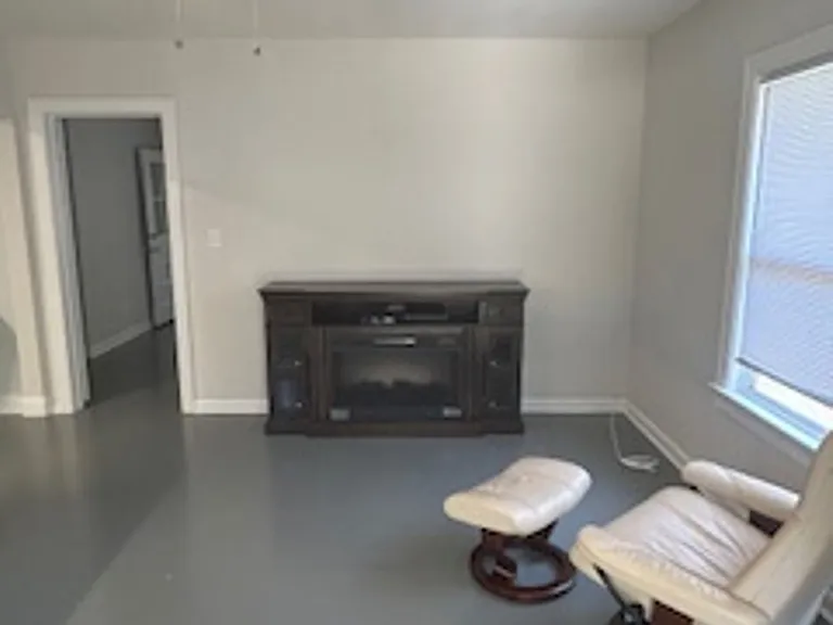 3953 Haines Rd N — Photo 7