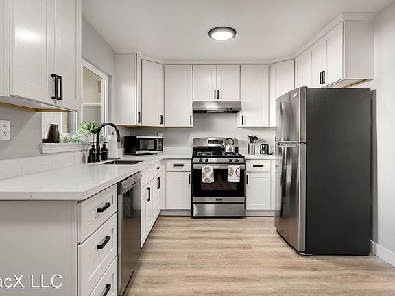 2nd image of 594 S 6th St #14133698