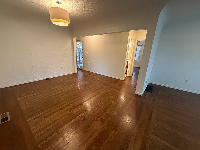 531 Elefa St — Photo 5