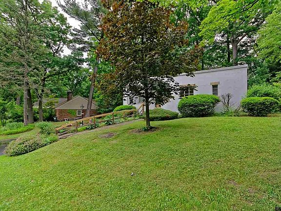 3rd image of 1552 Baker Ave