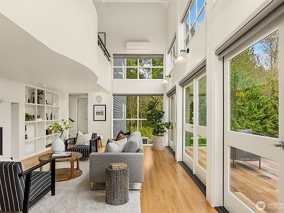 5th image of 3560 Campbell Street NE