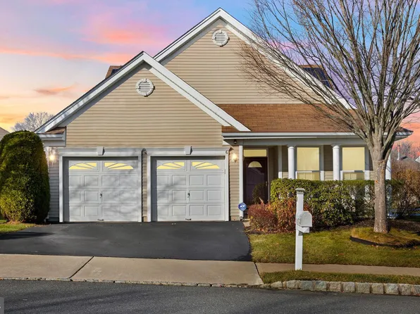 6 Atrium Dr, Trenton, NJ 08620