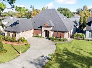 131 Colonial Club Dr, Harahan, LA 70123