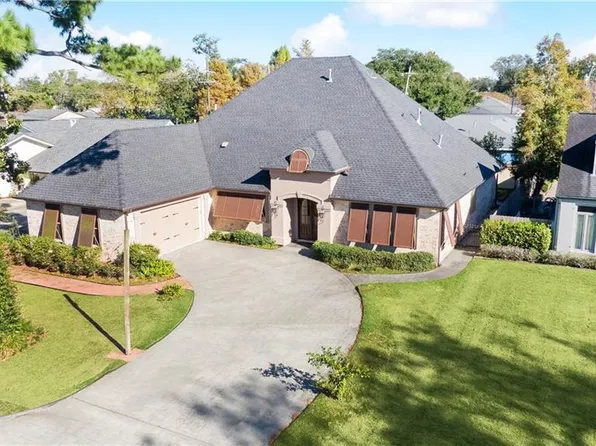 131 Colonial Club Dr, Harahan, LA 70123