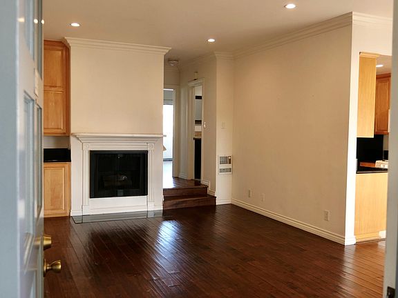 4th image of 1021 5th St APT 206