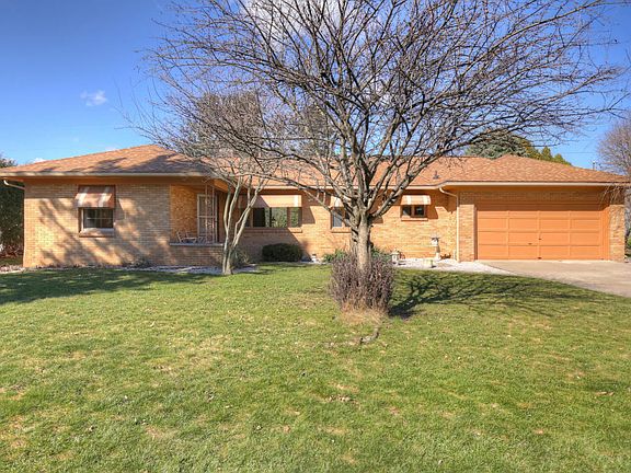 3rd image of 2613 Moerland Dr NW