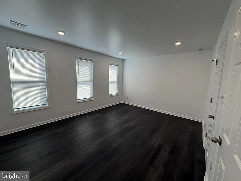 1262 S Broad St — Photo 7