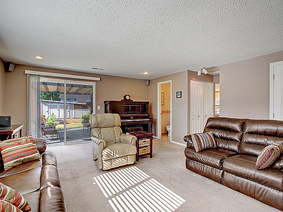 4th image of 4311 130th Pl NE