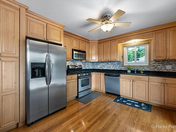 2nd image of 445 Harvest Ln