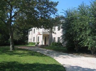 18 Thorn Hedge Rd, Bellport, NY 11713