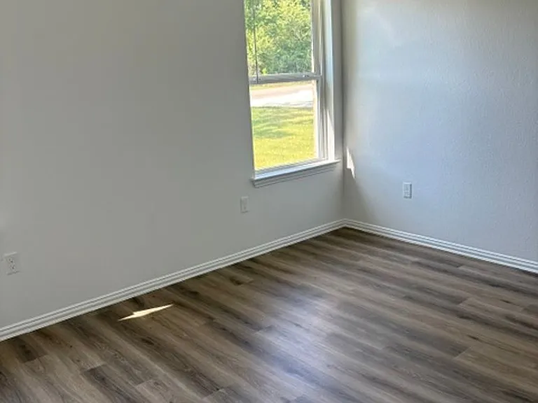 607 W Wolf St — Photo 13