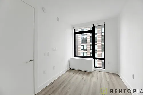 224 E 135th St #704S Photo 1