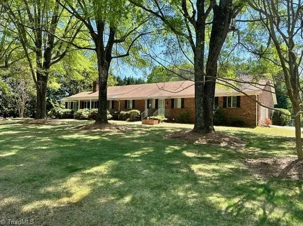3613 Westwood Rd, Hamptonville, NC 27020