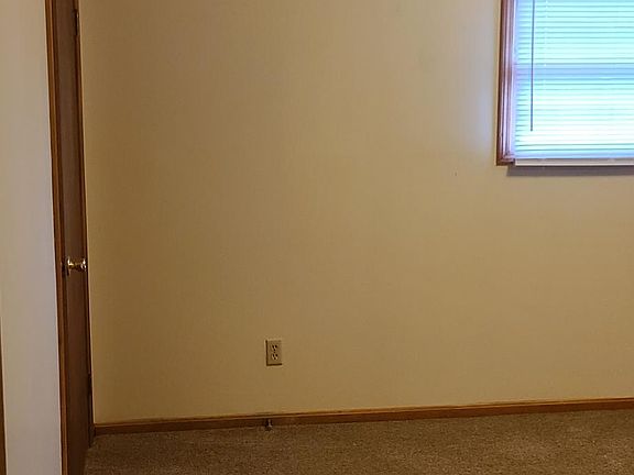 3rd image of 104 6th Dr SE #104