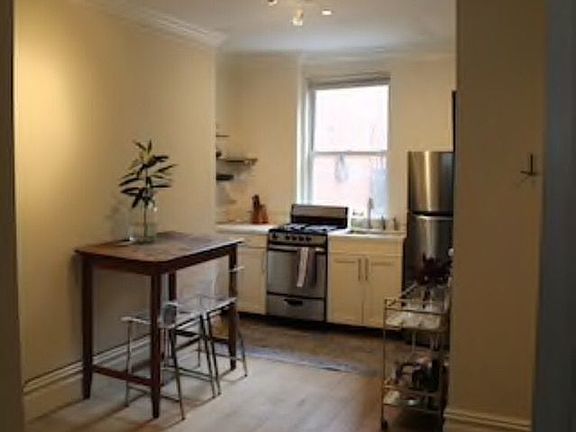 5th image of 201 Mott St APT 1