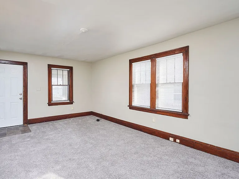 976 Concord Ave — Photo 8