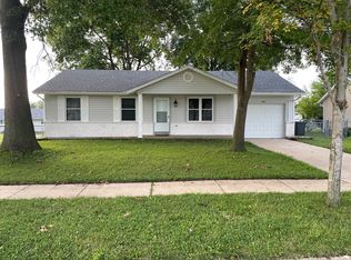 1662 Knightwood Ln, O'Fallon, MO 63366