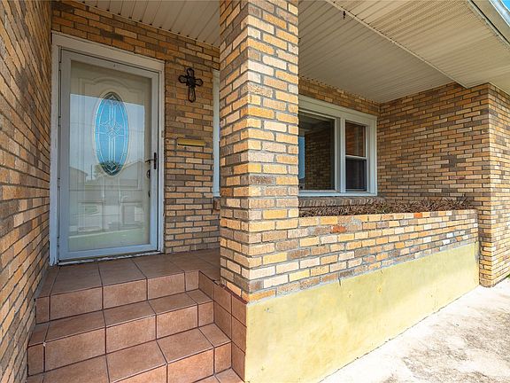 2nd image of 5206 Avenue L