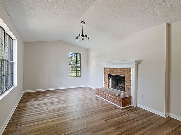 5th image of 3919 Wexford Ct