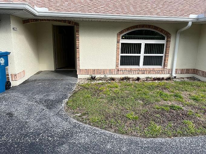 Front entry with one car attached garage