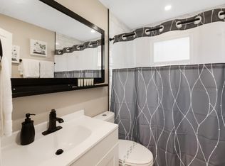 1839 Robinhood St #1839, Sarasota, FL 34231