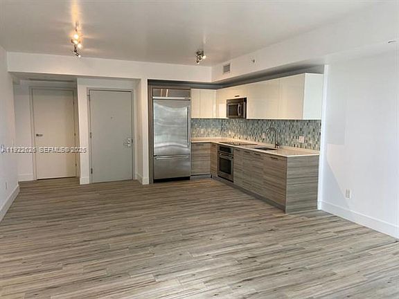 5th image of 1300 Brickell Bay Dr APT 2203