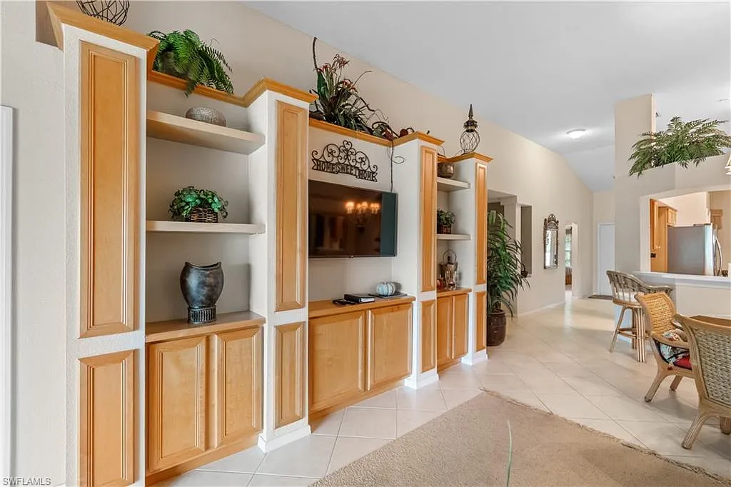 2 bed, 2.0 bath, 1592 sqft, $6,000 — Photo 3