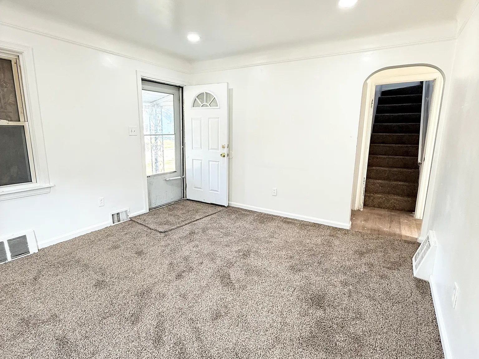 3 bed, 1000 sqft, $1,500 — Photo 4