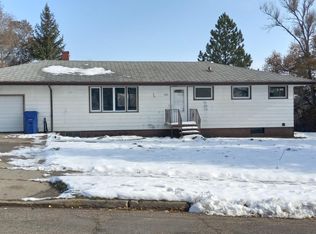 320 1st Ave NE, Beulah, ND 58523