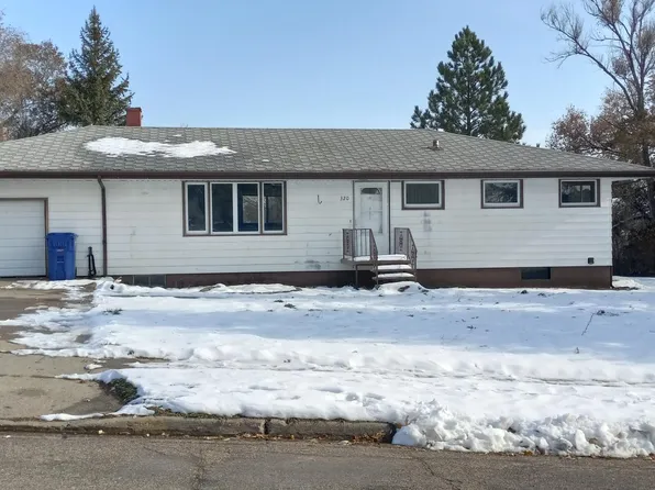 320 1st Ave NE, Beulah, ND 58523