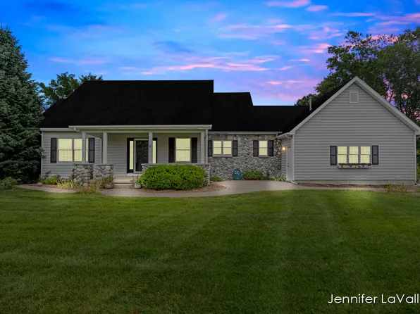 1471 Ten Mile Rd NE, Comstock Park, MI 49321